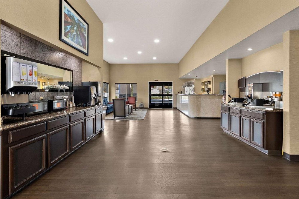 Comfort Inn & Suites Sequoia Kings Canyon